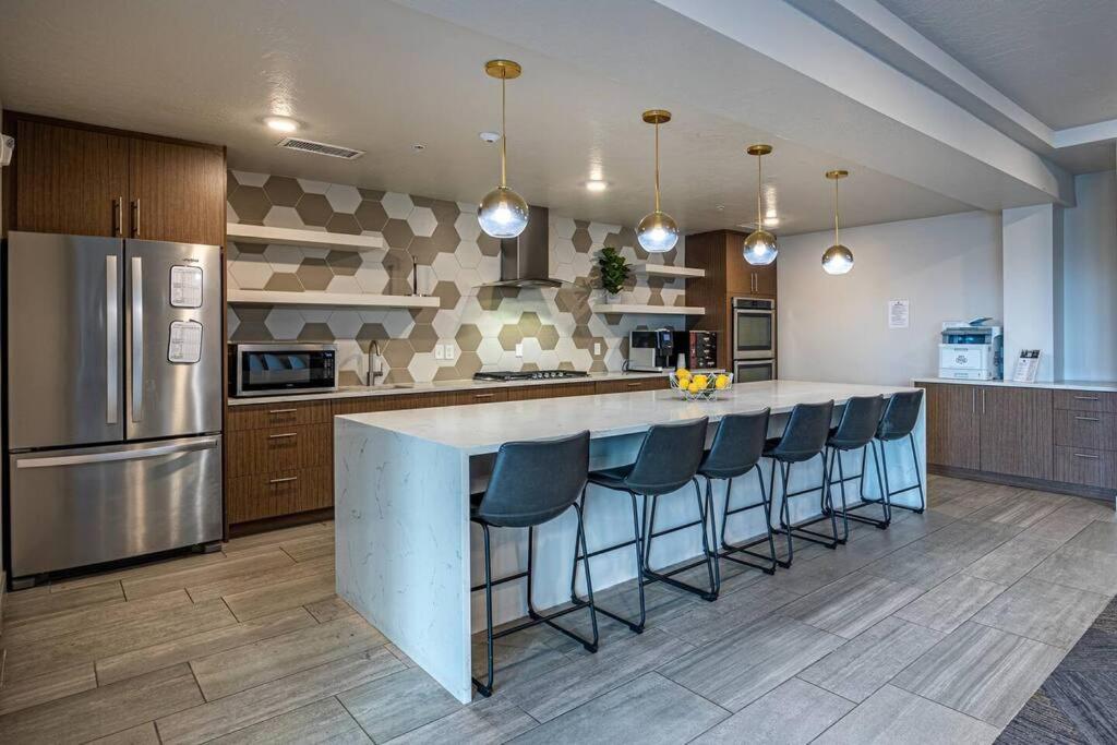 Modern 1B Downtown Slc With Wfh Setup, Gym, Fast Wi-Fi, Pool Apartment Salt Lake City Ngoại thất bức ảnh